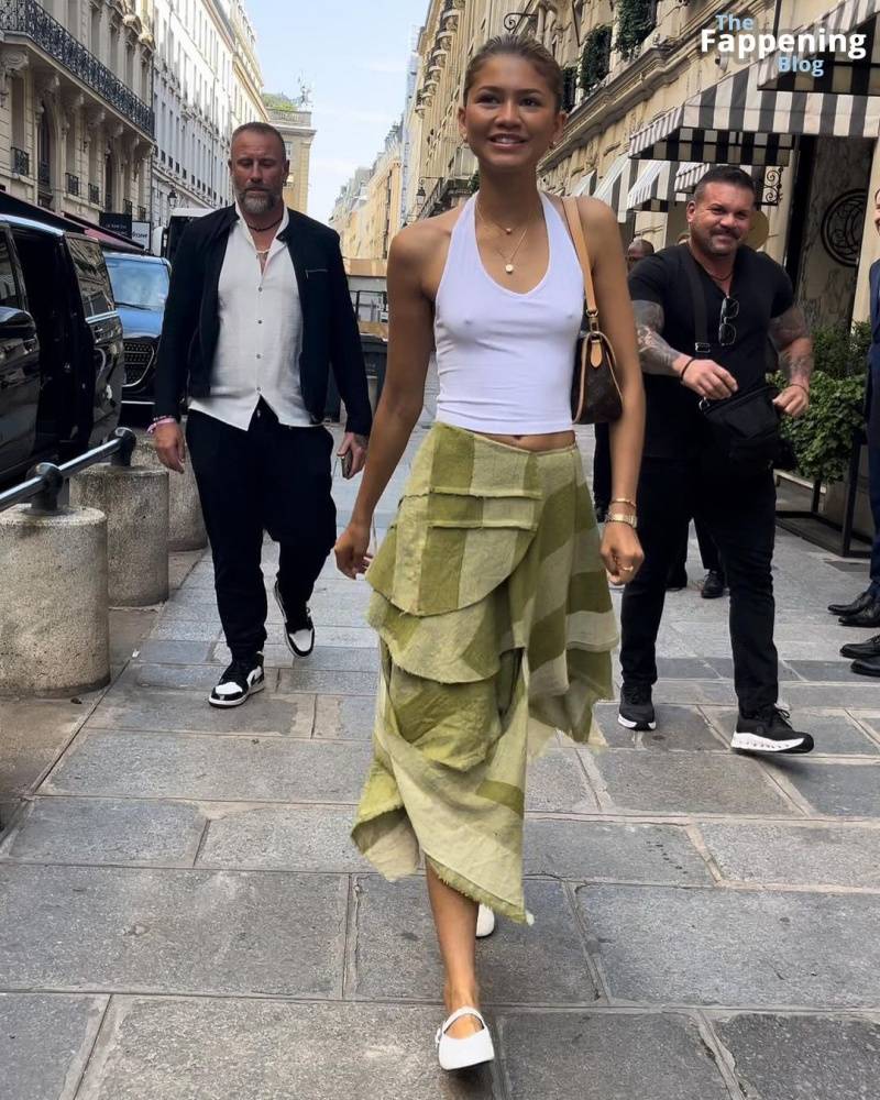 Zendaya Goes Bralessin Paris (30 Photos) - #19