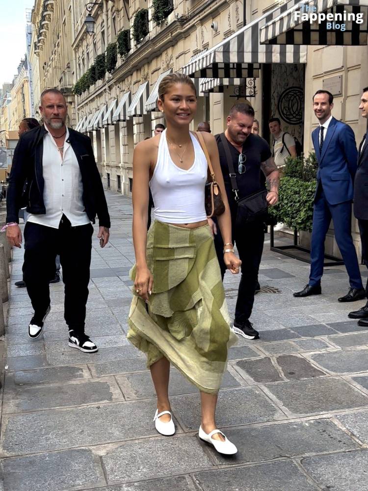 Zendaya Goes Bralessin Paris (30 Photos) - #21