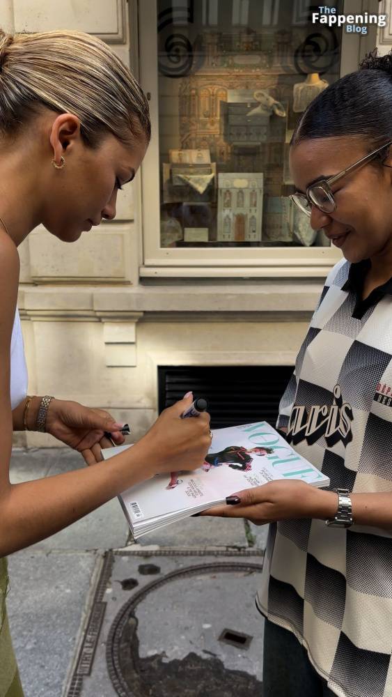 Zendaya Goes Bralessin Paris (30 Photos) - #2