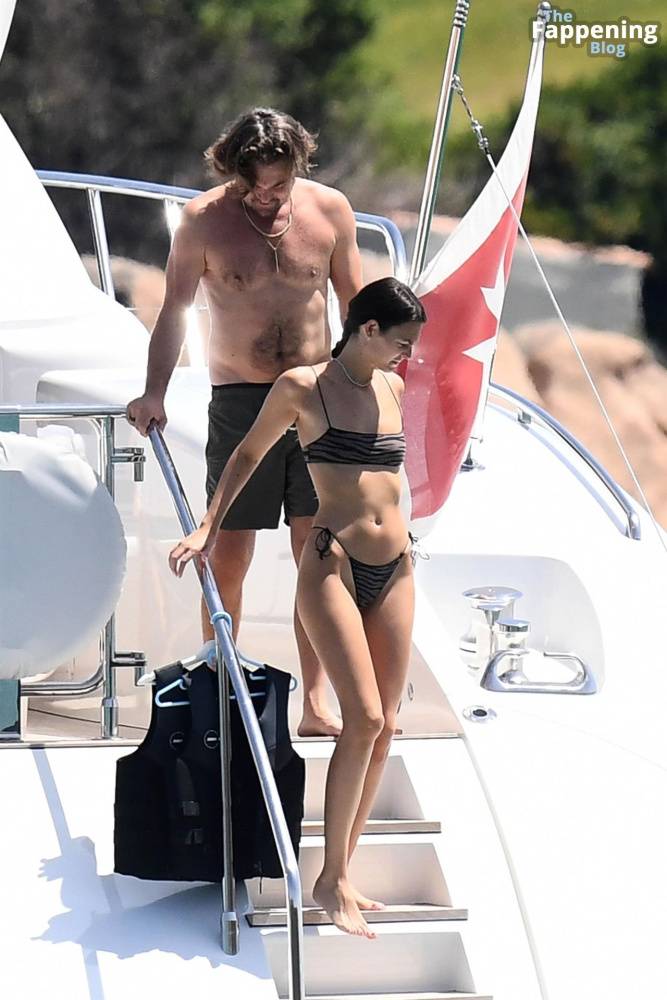 Vittoria Ceretti & Leonardo Di Caprio Soak Up the Sun in Sardinia (133 Photos) - #28