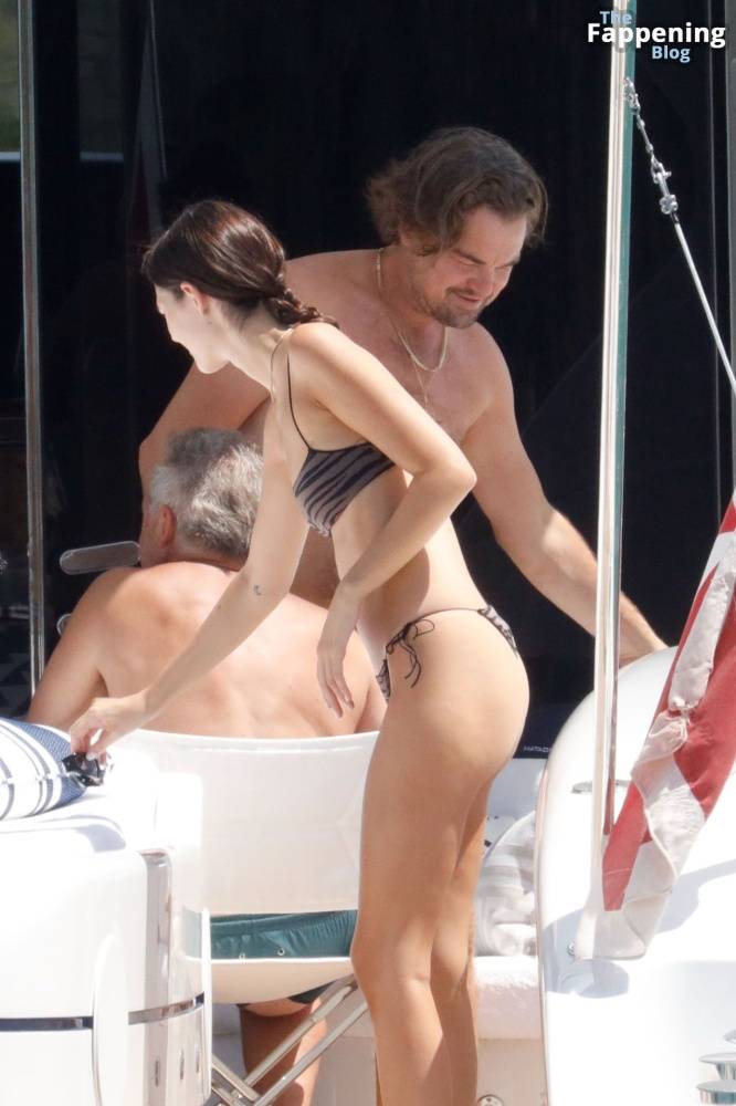 Vittoria Ceretti & Leonardo Di Caprio Soak Up the Sun in Sardinia (133 Photos) - #13