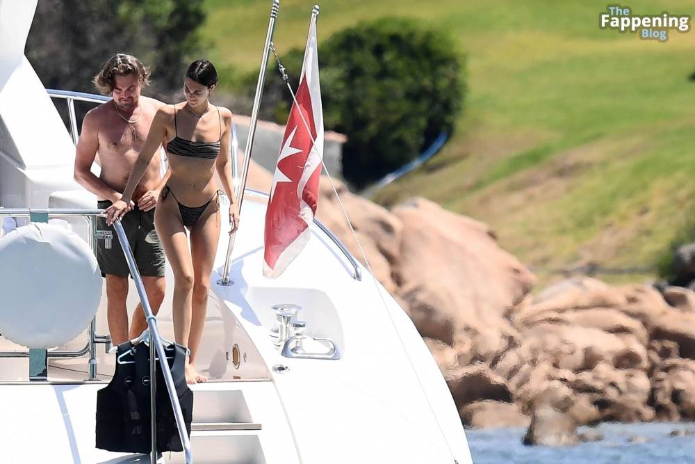 Vittoria Ceretti & Leonardo Di Caprio Soak Up the Sun in Sardinia (133 Photos) - #25