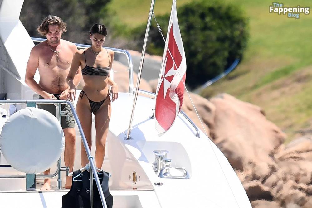 Vittoria Ceretti & Leonardo Di Caprio Soak Up the Sun in Sardinia (133 Photos) - #23