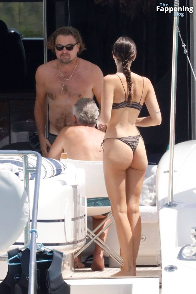 Vittoria Ceretti & Leonardo Di Caprio Soak Up the Sun in Sardinia (133 Photos) - #14