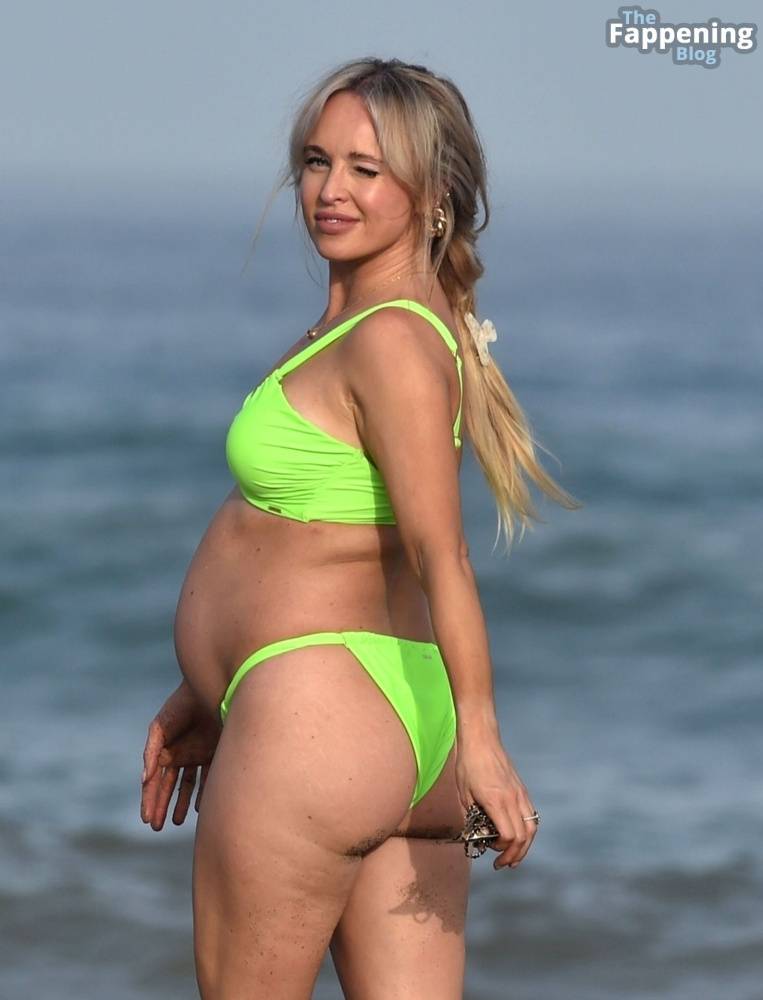 Jorgie Porter Shows Off Her Baby Bump Out on the Beach During Her Holiday in Spain (36 Photos) - #7