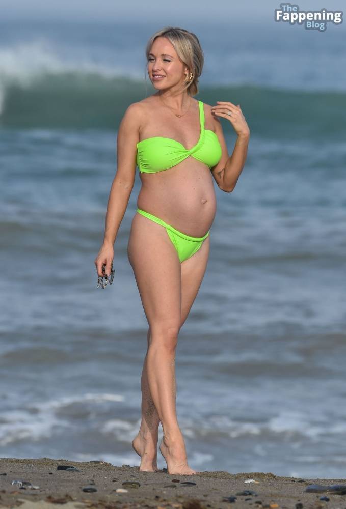 Jorgie Porter Shows Off Her Baby Bump Out on the Beach During Her Holiday in Spain (36 Photos) - #15