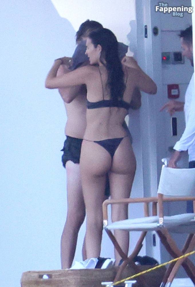 Vittoria Ceretti Displays Her Sexy Butt on a Yacht in Sardinia (49 Photos) - #14