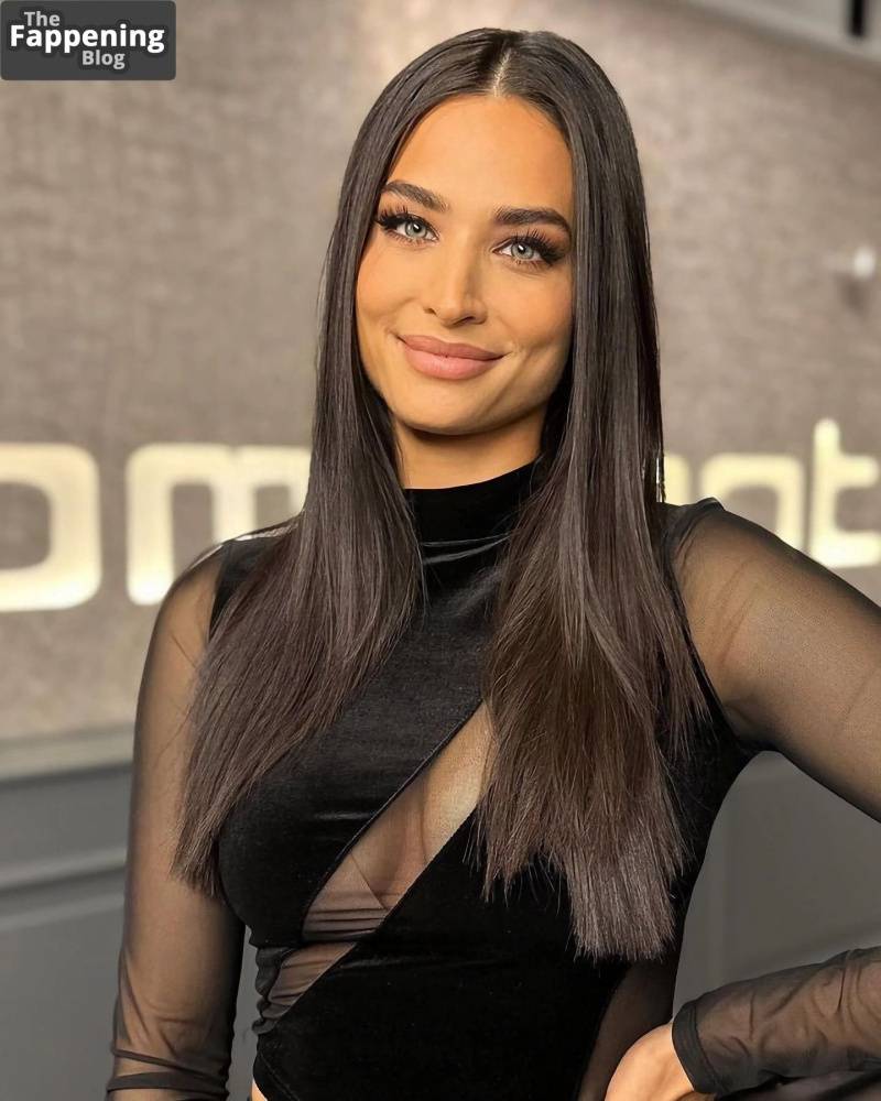 Amira Pocher Sexy (8 Photos) - #1
