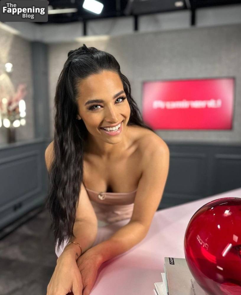 Amira Pocher Sexy (8 Photos) - #6
