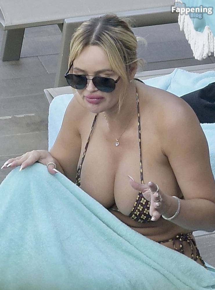 Ashley Stevenson Relaxes with Marcus Jordan in the South of France (25 Photos) | Photo: 780089