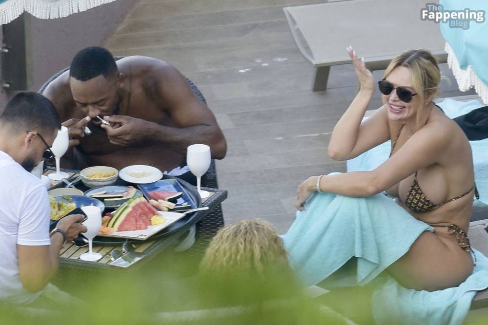 Ashley Stevenson Relaxes with Marcus Jordan in the South of France (25 Photos) | Photo: 780087