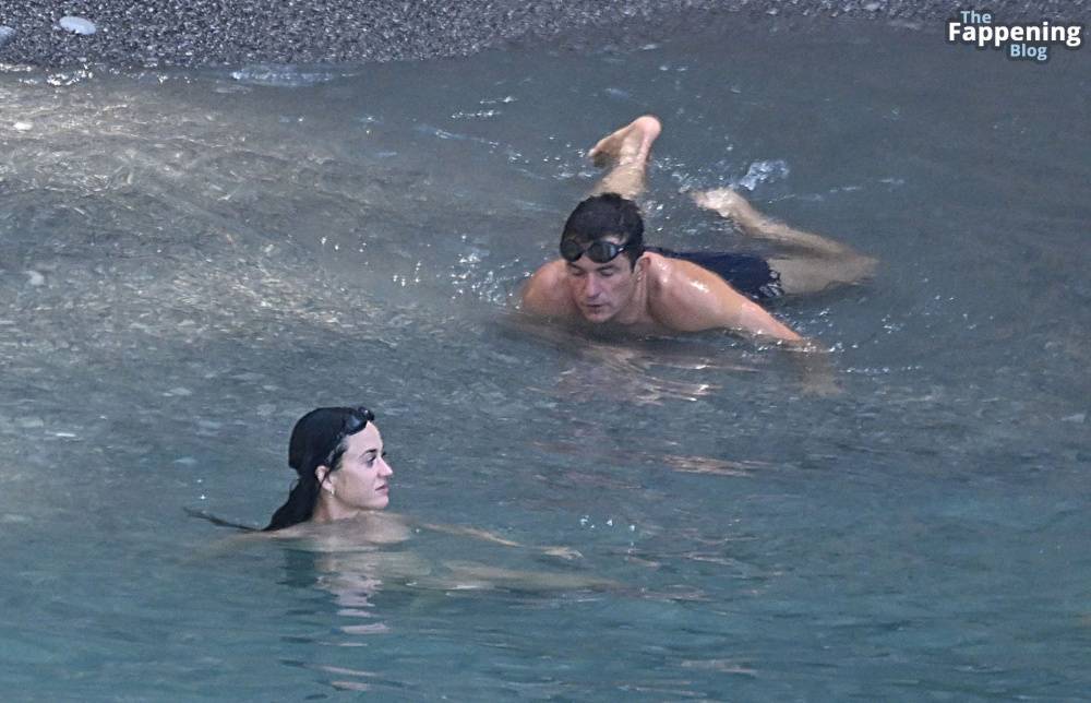 Katy Perry & Orlando Bloom Enjoy a Swim During Their European Italian Getaway (84 Photos) - #20