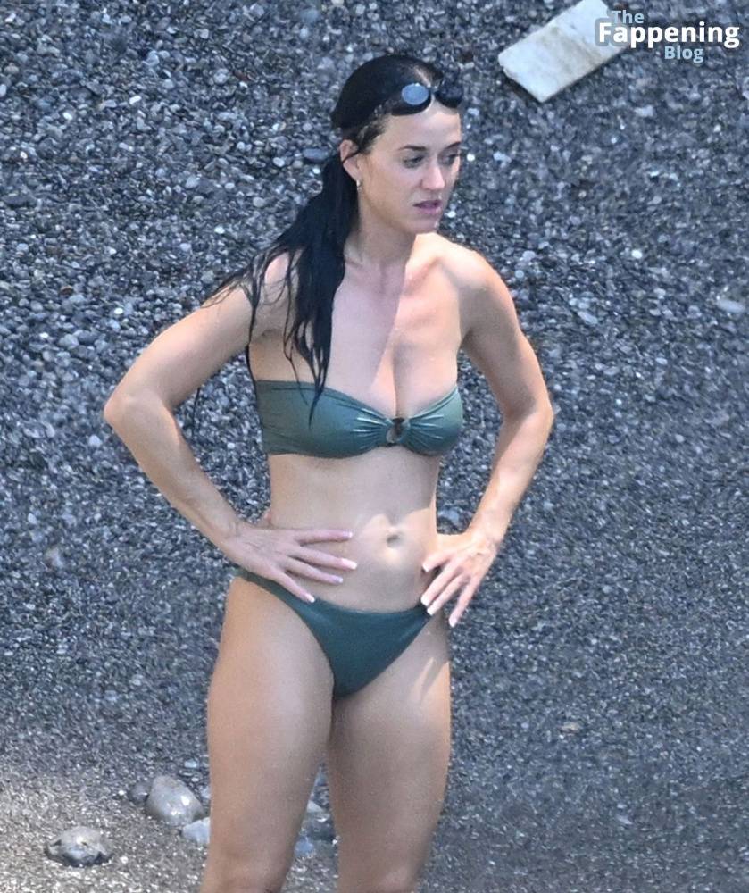 Katy Perry & Orlando Bloom Enjoy a Swim During Their European Italian Getaway (84 Photos) - #27