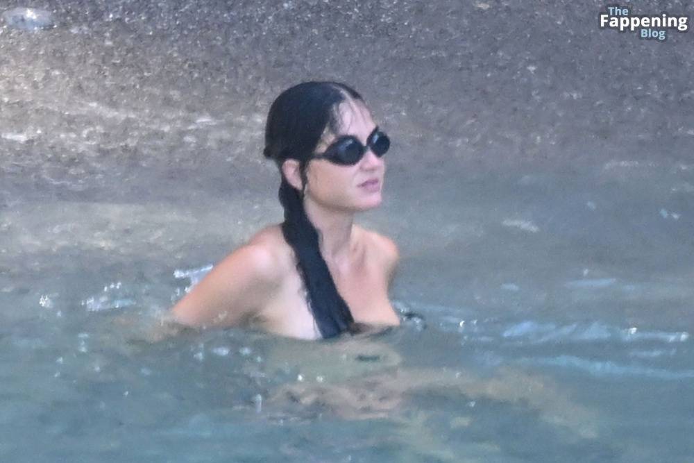 Katy Perry & Orlando Bloom Enjoy a Swim During Their European Italian Getaway (84 Photos) - #7