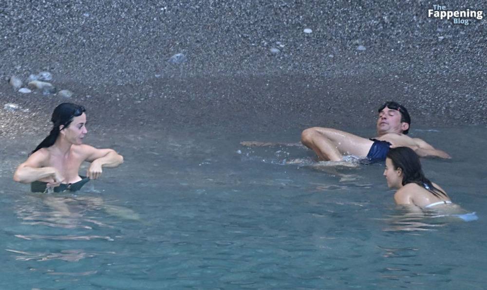 Katy Perry & Orlando Bloom Enjoy a Swim During Their European Italian Getaway (84 Photos) - #16