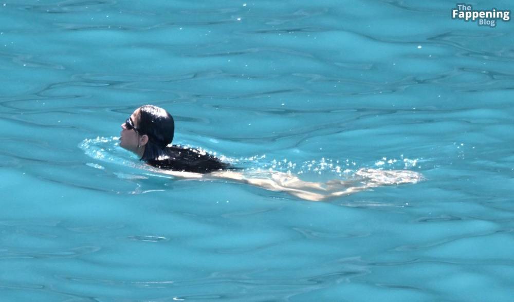 Katy Perry & Orlando Bloom Enjoy a Swim During Their European Italian Getaway (84 Photos) - #4