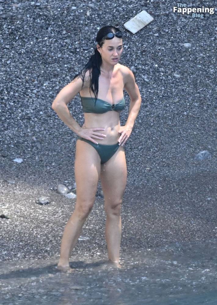 Katy Perry & Orlando Bloom Enjoy a Swim During Their European Italian Getaway (84 Photos) - #26