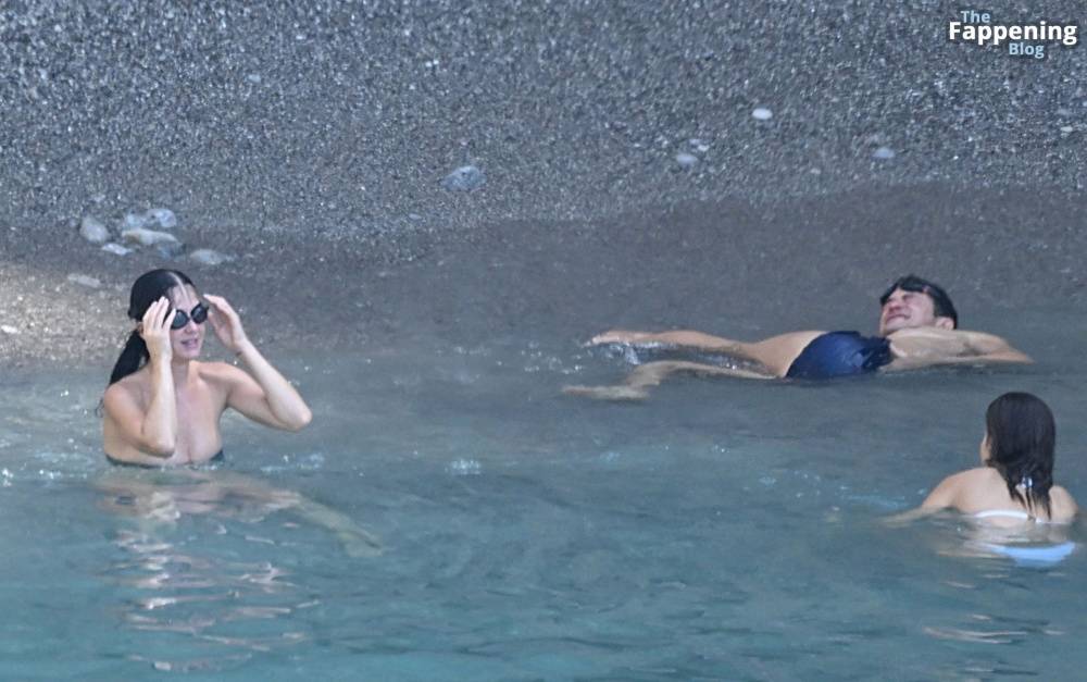 Katy Perry & Orlando Bloom Enjoy a Swim During Their European Italian Getaway (84 Photos) - #13