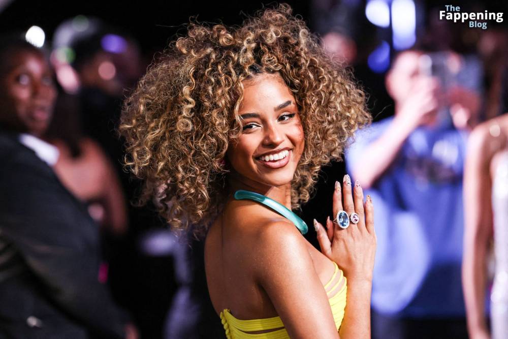 Tyla Flaunts Her Slender Figure in a Yellow Dress at the MTV VMAs (72 Photos) - #28