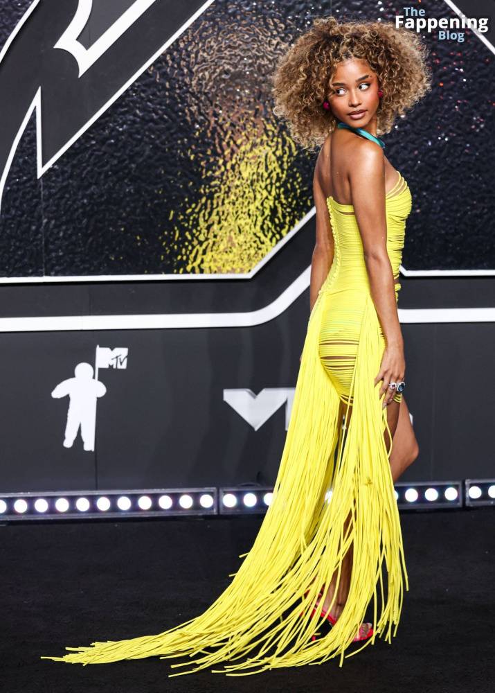 Tyla Flaunts Her Slender Figure in a Yellow Dress at the MTV VMAs (72 Photos) - #14