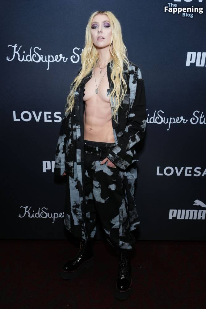 Taylor Momsen Goes Braless at the KidSuper’s Funny Business Comedy Fashion Show (25 Photos) - #7