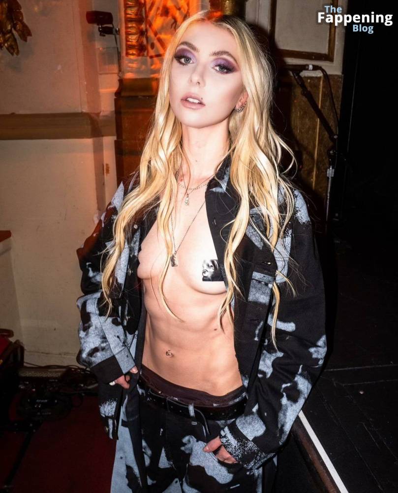 Taylor Momsen Goes Braless at the KidSuper’s Funny Business Comedy Fashion Show (25 Photos) - #11