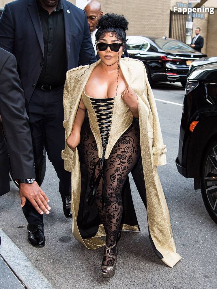 Lil’ Kim Flashes Her Areola as She Attends the Christian Siriano Fashion Show (32 Photos) - #17