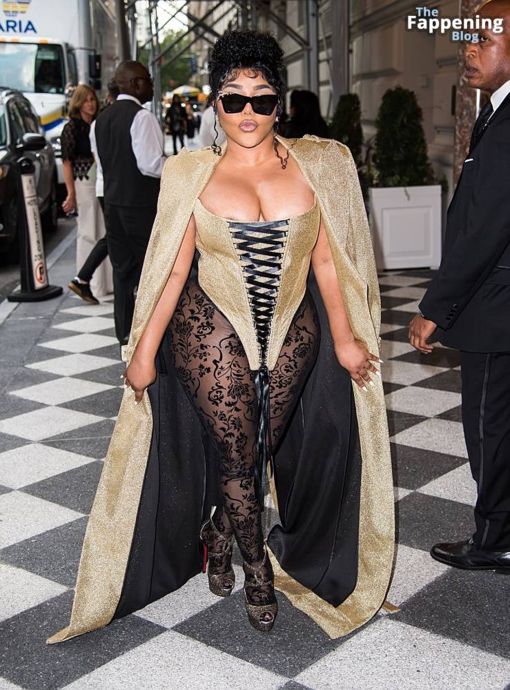 Lil’ Kim Flashes Her Areola as She Attends the Christian Siriano Fashion Show (32 Photos) - #6