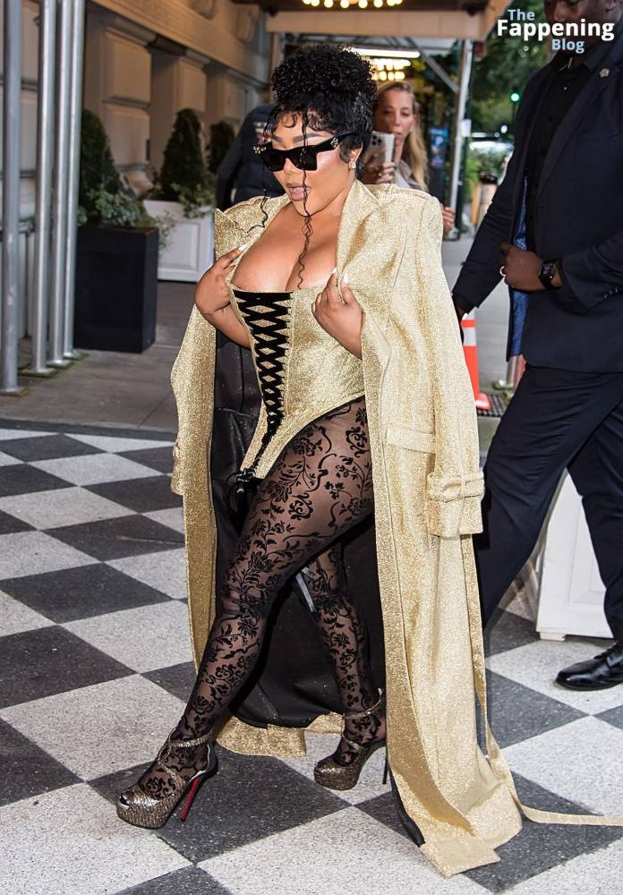 Lil’ Kim Flashes Her Areola as She Attends the Christian Siriano Fashion Show (32 Photos) - #30