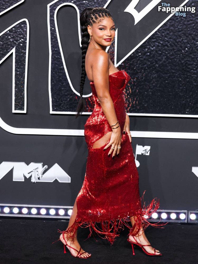 Halle Bailey Shows Off Her Assets at the VMAs (84 Photos) - #14