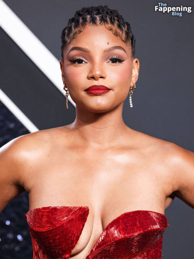 Halle Bailey Shows Off Her Assets at the VMAs (84 Photos) - #10