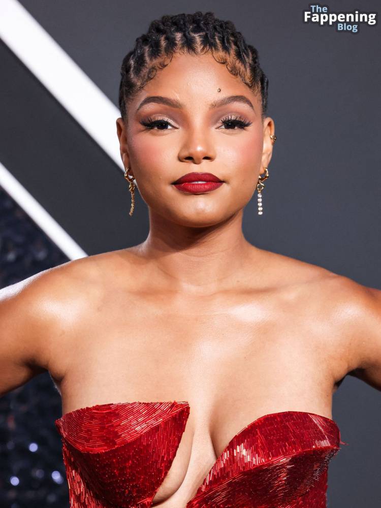 Halle Bailey Shows Off Her Assets at the VMAs (84 Photos) - #11