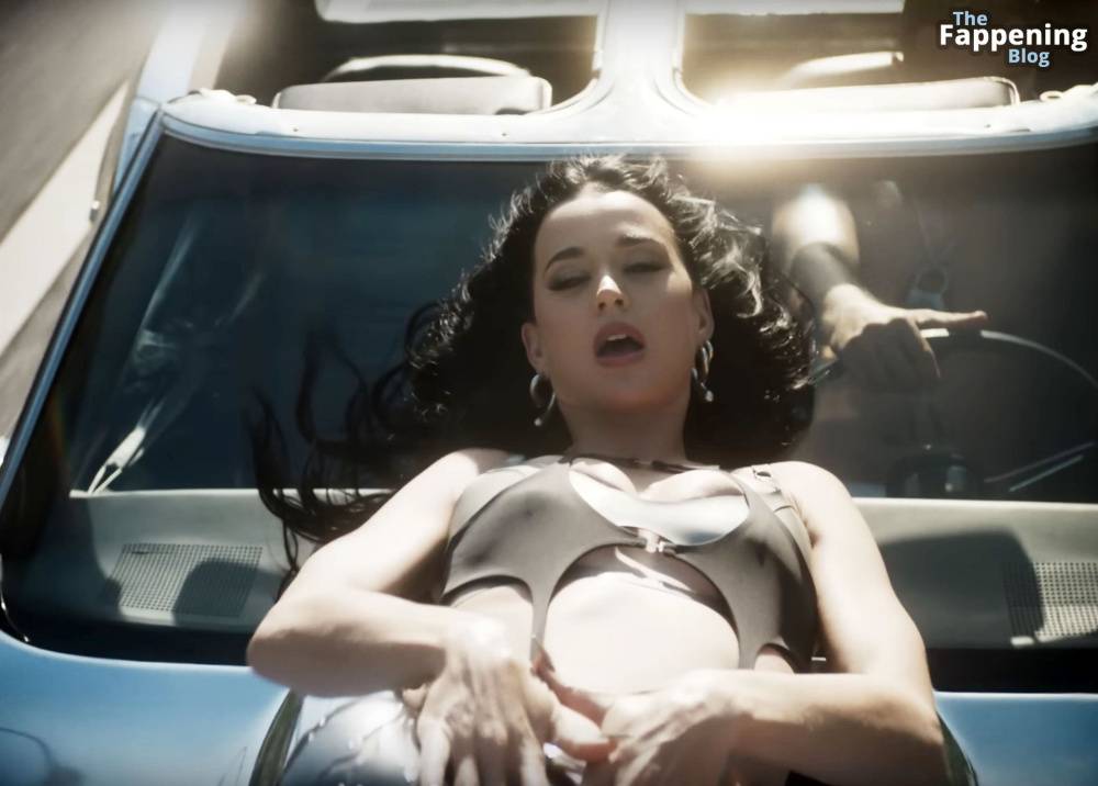 Katy Perry Steams Up the Screen in a New Sexy Video for Her Latest Single I’m His He’s Mine (35 Pics) - #26