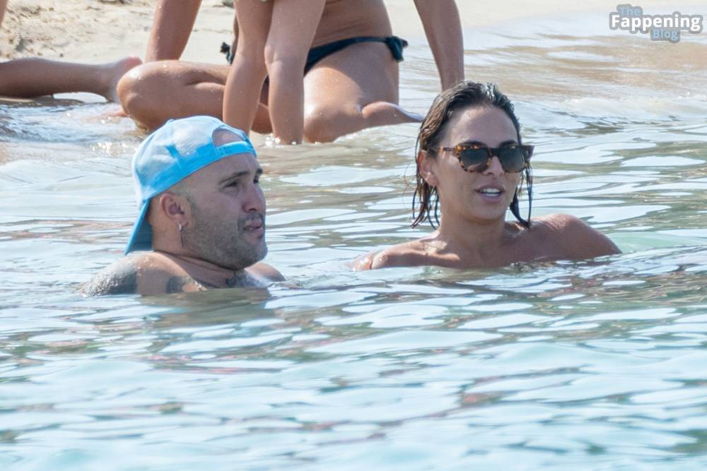 Irene Rosales & Kiko Rivera Enjoy a Romantic Vacation in Ibiza (31 Photos) - #9