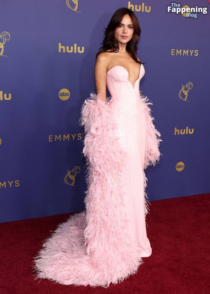 Eiza González Displays Her Sexy Tits at the 76th Primetime Emmy Awards (40 Photos) - #13