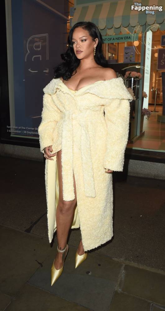 Rihanna Shows Off Nice Cleavage at the Fenty Hair Launch (114 Photos) - #23