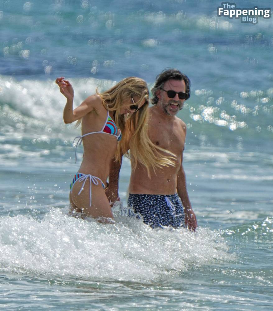 Lydia Zoglmeier & Niclas Castello Enjoy a Day on the Beach in St. Tropez (45 Photos) - #8