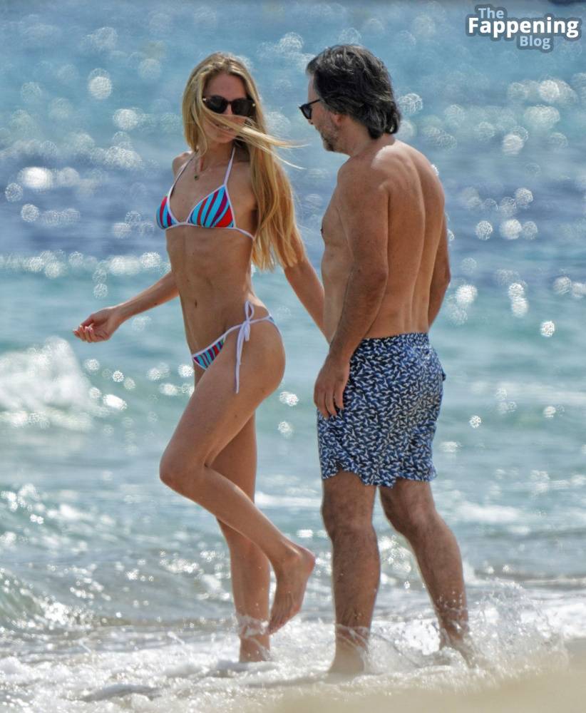 Lydia Zoglmeier & Niclas Castello Enjoy a Day on the Beach in St. Tropez (45 Photos) - #18