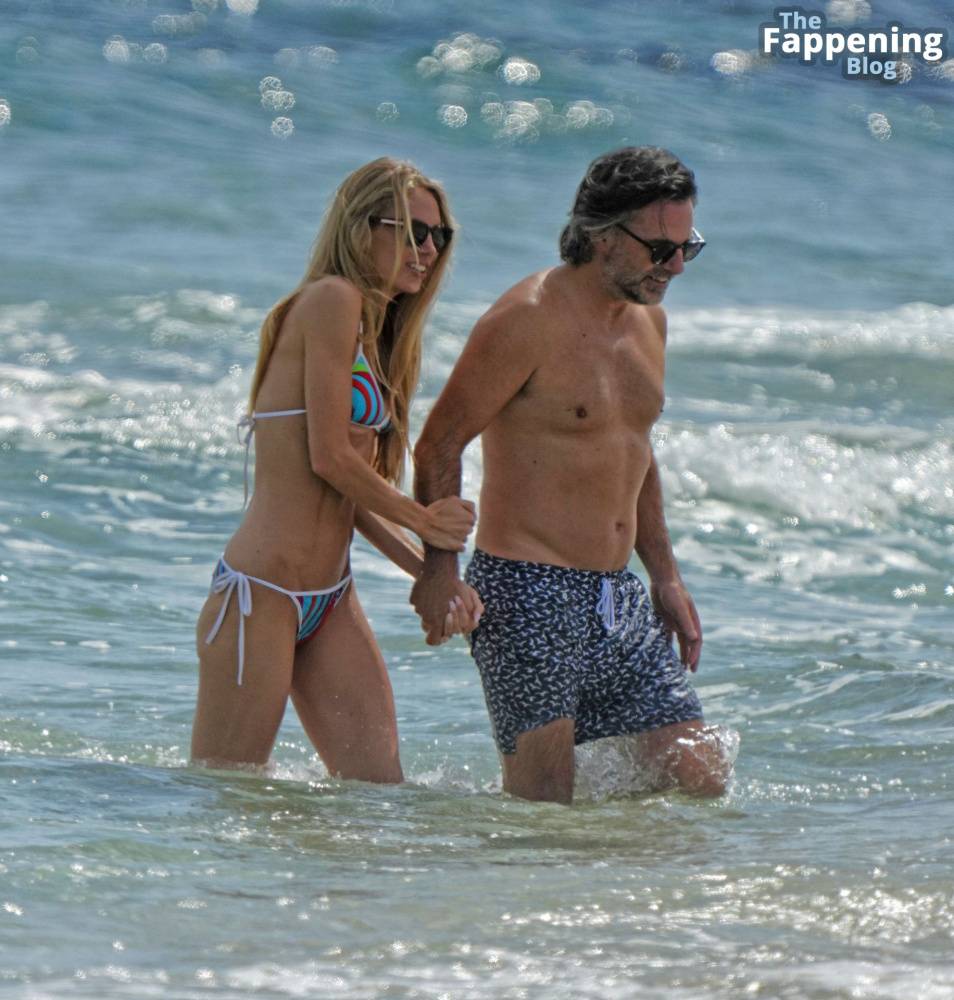 Lydia Zoglmeier & Niclas Castello Enjoy a Day on the Beach in St. Tropez (45 Photos) - #11