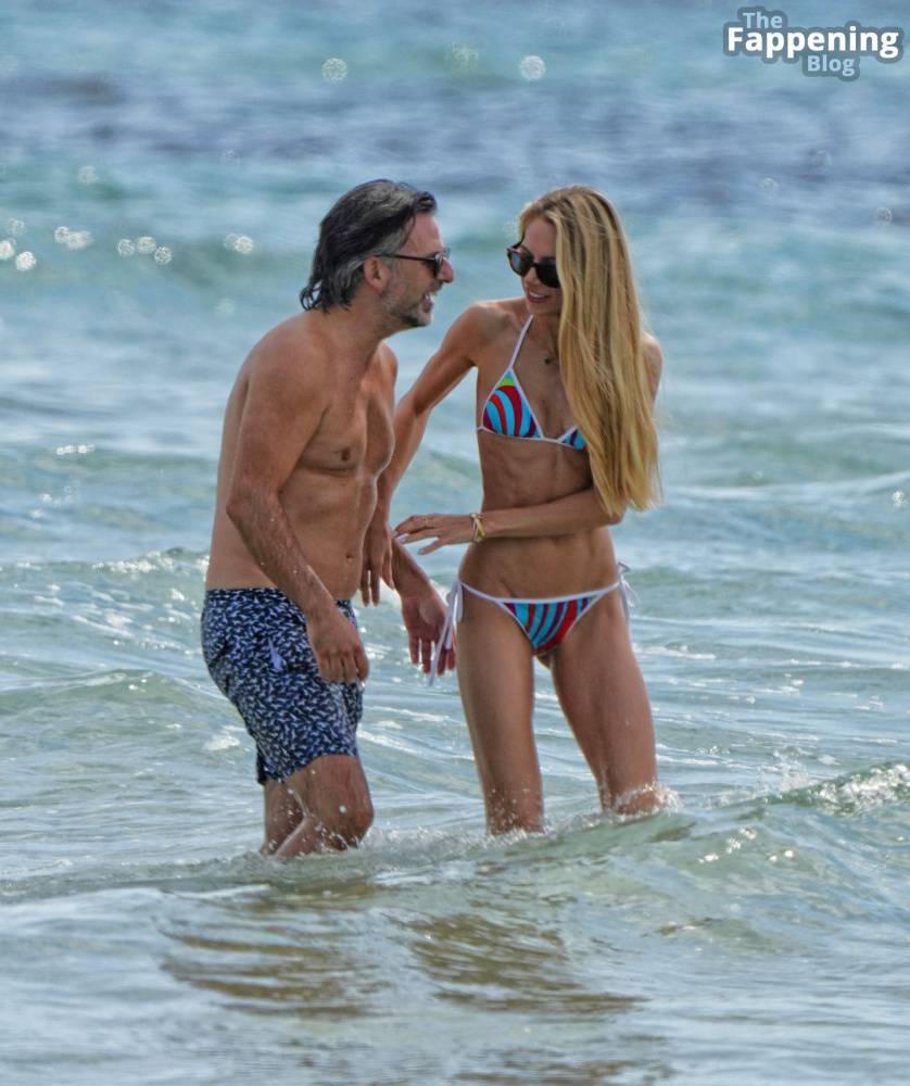 Lydia Zoglmeier & Niclas Castello Enjoy a Day on the Beach in St. Tropez (45 Photos) - #14