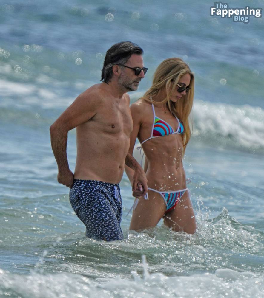 Lydia Zoglmeier & Niclas Castello Enjoy a Day on the Beach in St. Tropez (45 Photos) - #16