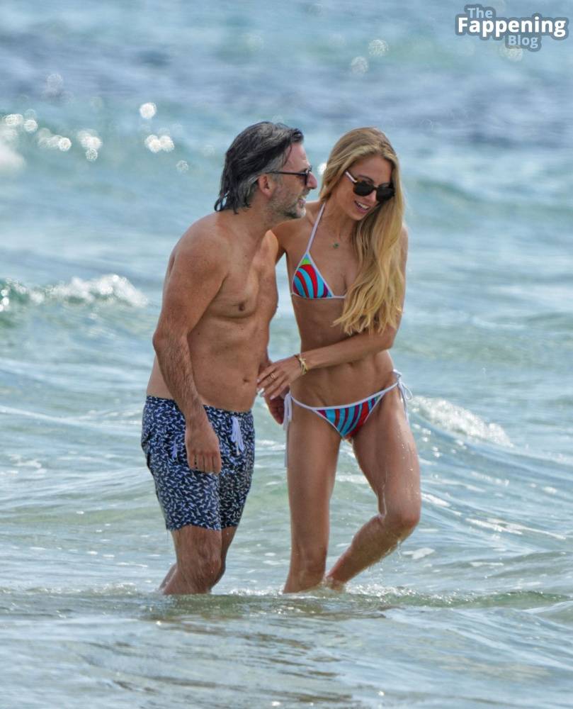 Lydia Zoglmeier & Niclas Castello Enjoy a Day on the Beach in St. Tropez (45 Photos) - #10