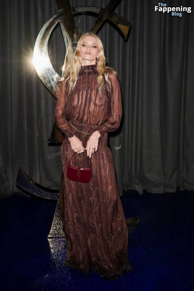 Abbey Lee Kershaw Displays Her Nude Tits at the Saint Laurent Show in Paris (35 Photos) - #6