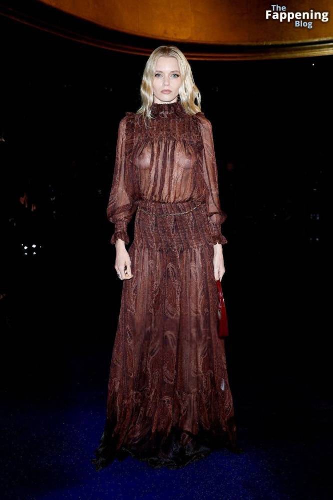 Abbey Lee Kershaw Displays Her Nude Tits at the Saint Laurent Show in Paris (35 Photos) - #15