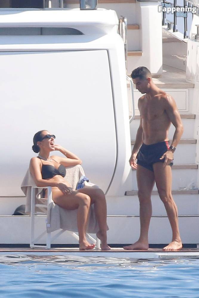 Georgina Rodriguez & Cristiano Ronaldo Enjoy Luxurious Yacht Day in the South of France (104 Photos) - #3