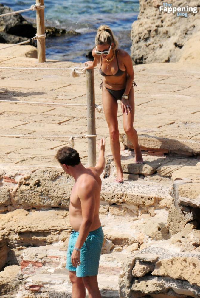 Sylvie Meis Looks Sensational with Her Beau on the Beach in Mallorca (51 Photos) - #18