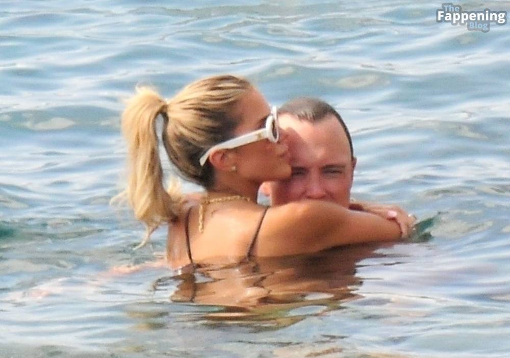 Sylvie Meis Looks Sensational with Her Beau on the Beach in Mallorca (51 Photos) - #3