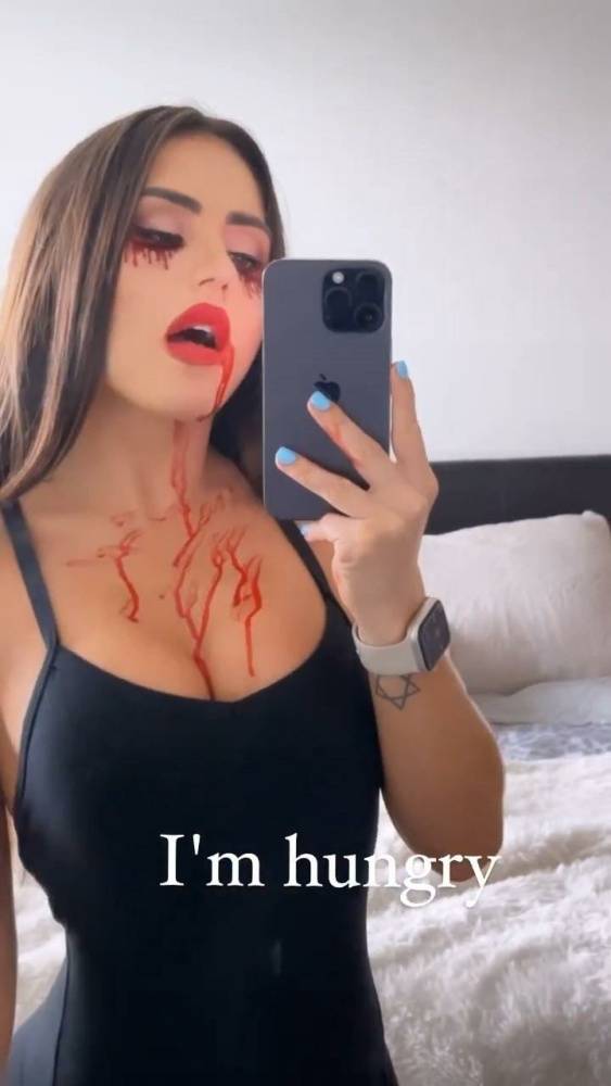 Giovanna Eburneo Bodysuit Zombie Cosplay Video Leaked - #main
