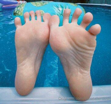Natalie Roush Wet Feet Onlyfans Set Leaked - #main