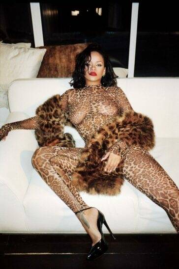 Rihanna Nude Modeling Photoshoot Set Leaked - Barbados on fansphoto.pics
